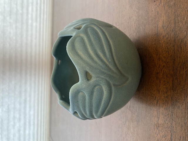 VTG VAN BRIGGLE Ming Blue Art Pottery PHILODENDRON LEAF Vase 4.25"H SIGNED