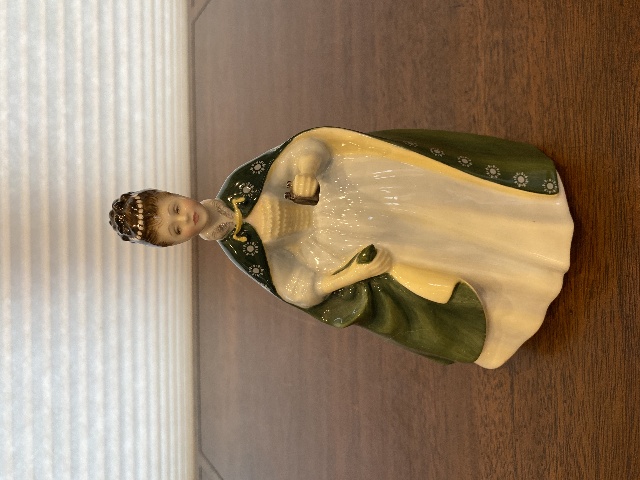 VTG Royal Doulton PREMIERE Elegant Woman Porcelain Figurine #HN2343 7.25"H