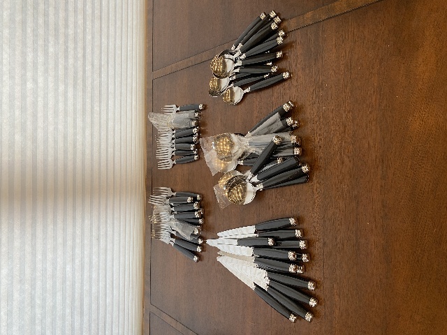 60 PIECE Pfaltzgraff Black Plastic Handled Stainless China Flatware Set