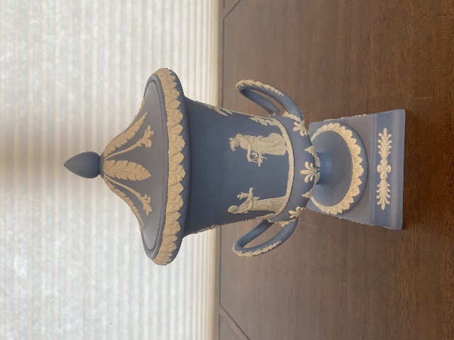 VTG WEDGWOOD Blue & White Jasperware Neoclassical Scene Campagna Urn Vase 12"H