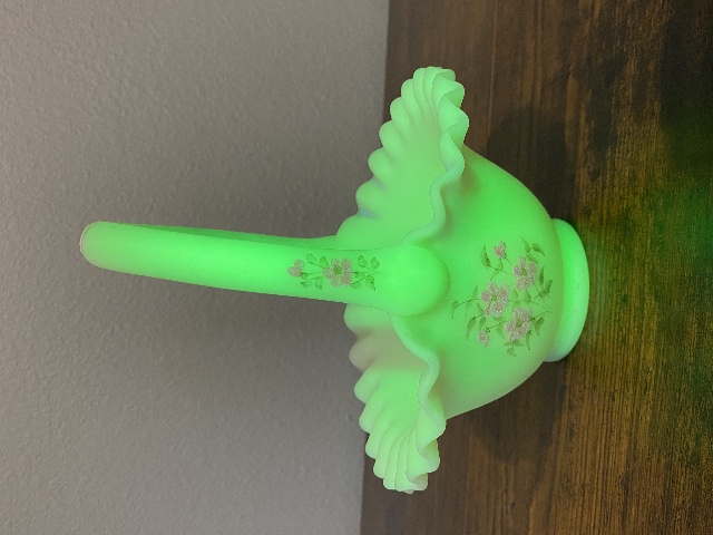 VTG UV REACTIVE FENTON Yellow Custard PINK BLOSSOMS Glass Basket SIGNED 7.5"H