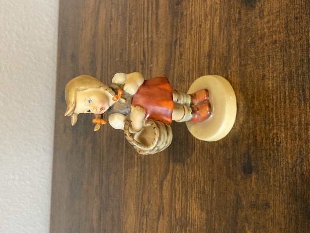 VTG Hummel LITTLE SHOPPER Figurine #96 4.75"H W. Germany TMK2