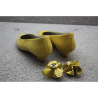 Beene Bag Italian Vinyl Pump with Detachable Floral decorations