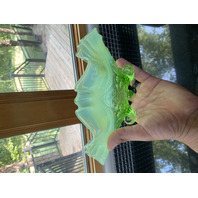 ANTIQUE Jefferson Glass Green Opalescent Ruffles & Rings 3 Footed Bowl 9"W c1906