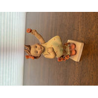 VTG Hummel "SPRING CHEER" Porcelain Figurine #72, 5.5"H GERMANY TMK2 FULL BEE