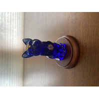 ADORABLE VTG FENTON Cobalt Blue Glass Sitting Cat Figurine W/Gold Leaves 3.75"H