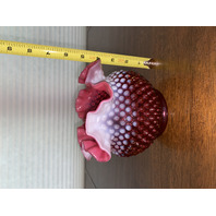 BEAUTIFUL VTG FENTON Cranberry Opalescent Hobnail Ruffled Art Glass Vase 5"H