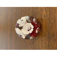 BEAUTIFUL VTG Red & White Floral Glass Paperweight W/Controlled Bubbles 2.25"H