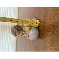 VTG NAO By LLADRO A WORLD OF DREAMS Glossy Porcelain Figurine #1357 6"H SPAIN