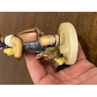 RARE VTG Goebel Hummel FEEDING TIME Figurine #199 5.5"H, TMK2 FULL BEE