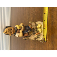 RARE VTG Goebel Hummel FEEDING TIME Figurine #199 5.5"H, TMK2 FULL BEE