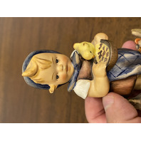 RARE VTG Goebel Hummel FEEDING TIME Figurine #199 5.5"H, TMK2 FULL BEE