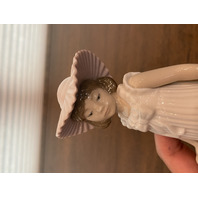 VTG NAO By LLADRO APRIL SHOWERS Glossy Porcelain Figurine #1126 7.5"H SPAIN