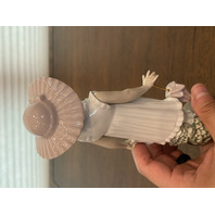VTG NAO By LLADRO APRIL SHOWERS Glossy Porcelain Figurine #1126 7.5"H SPAIN