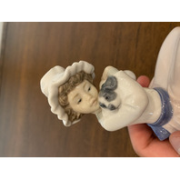 VTG NAO By LLADRO A BIG HUG Girl W/Puppy Glossy Porcelain Figurine 6.75"H SPAIN