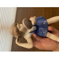 VTG BING & GRONDAHL Girl Combing Porcelain Figurine #2318 5"H DENMARK