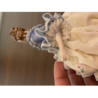 BEAUTIFUL VTG MZ IRELAND DRESDEN Laced Porcelain Elegant Lady Figurine 5.5"H