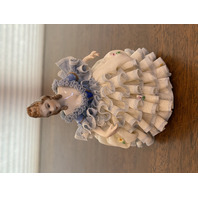 BEAUTIFUL VTG MZ IRELAND DRESDEN Laced Porcelain Elegant Lady Figurine 5.5"H