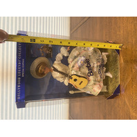 1995 HOLLYWOOD LEGENDS COLLECTION MARIA SOUND OF MUSIC Barbie Doll Mattel 13676