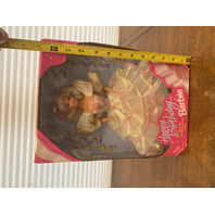 1995 SHES THE PRETTIEST PRESENT OF ALL HAPPY BIRTHDAY Barbie Doll Mattel 14649