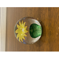 STUNNING VINTAGE Yellow W/Orange Outline Mesh Flower Art Glass Paperweight 2.5"H