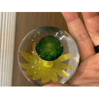 STUNNING VINTAGE Yellow W/Orange Outline Mesh Flower Art Glass Paperweight 2.5"H