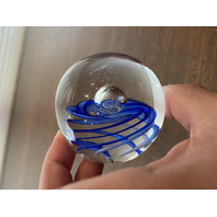 BEAUTIFUL Dynasty Gallery Heirloom Collectibles Blue Swirl Paperweight 2.25"H
