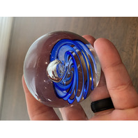 BEAUTIFUL Dynasty Gallery Heirloom Collectibles Blue Swirl Paperweight 2.25"H