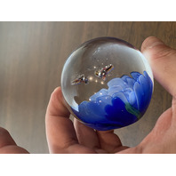 BEAUTIFUL Dynasty Gallery Heirloom Collectibles Blue Floral Paperweight 2.25"H