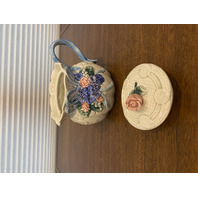 VTG 1993 Fitz & Floyd Ribbons & Flowers 35 Oz Ceramic Lidded Teapot 7.5"L