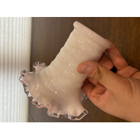 VTG FENTON PEACH BLOW Ruffled Rim Hat Art Glass Vase 5.25"H