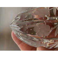 VTG Crystal Floral Etched Egg Shaped Paperweight 3.5"H