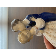 VTG BING & GRONDAHL YOUTHFUL BOLDNESS Porcelain Figurine #2162 7.5"H DENMARK