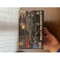 Revell STEVE MCQUEEN 1:25 Scale Die Cast Bullitt 1968 Mustang GT Model Kit