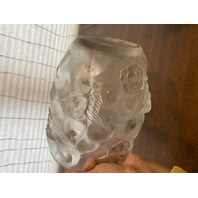 LARGE/HEAVY VTG LALIQUE-STYLE Frosted CHERUB/ANGEL Art Glass Vase 9"H