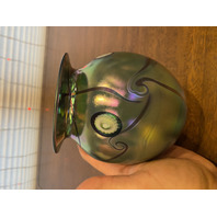 VTG 1998 ROBERT EICKHOLT Green Iridescent Abstract Art Glass Vase 5.5"H SIGNED