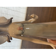 VTG LLADRO THE DEBUTANTE Woman In Hat Glossy Figurine #1431, SPAIN 13.75"H