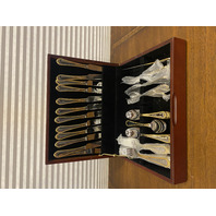 66 PIECE Cambridge Silver VERONA Stainless China Gold Accent Flatware Set