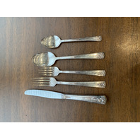 48 PIECE WM ROGERS Reinforced Plate IS Floral Pattern SILVERPLATE Flatware Set
