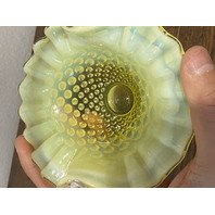 VTG UV REACTIVE FENTON Topaz Opalescent HOBNAIL Art Glass Basket 6.5"H