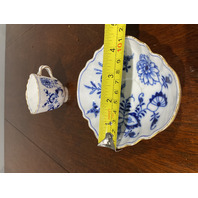 ANTIQUE MEISSEN Gold Gilded BLUE ONION Porcelain Demitasse Tea Cup & Saucer