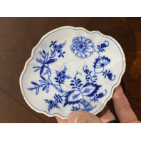 ANTIQUE MEISSEN Gold Gilded BLUE ONION Porcelain Demitasse Tea Cup & Saucer