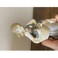 VTG LLADRO GIRL WITH BASKET OF PUPPIES Porcelain Figurine W/BOX #1311 9.75"H SPAIN