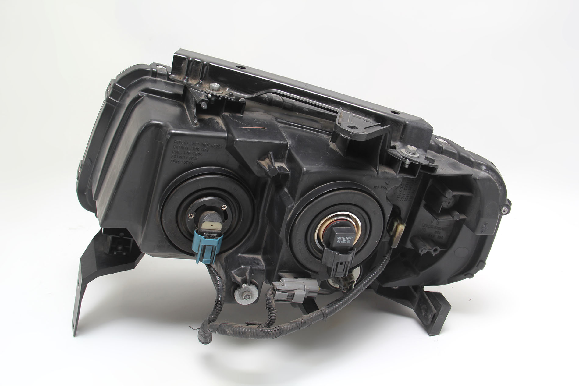 Eagle Eyes Passenger Side Headlight For Honda Element 2007-2008 – Right, DOT/SAE