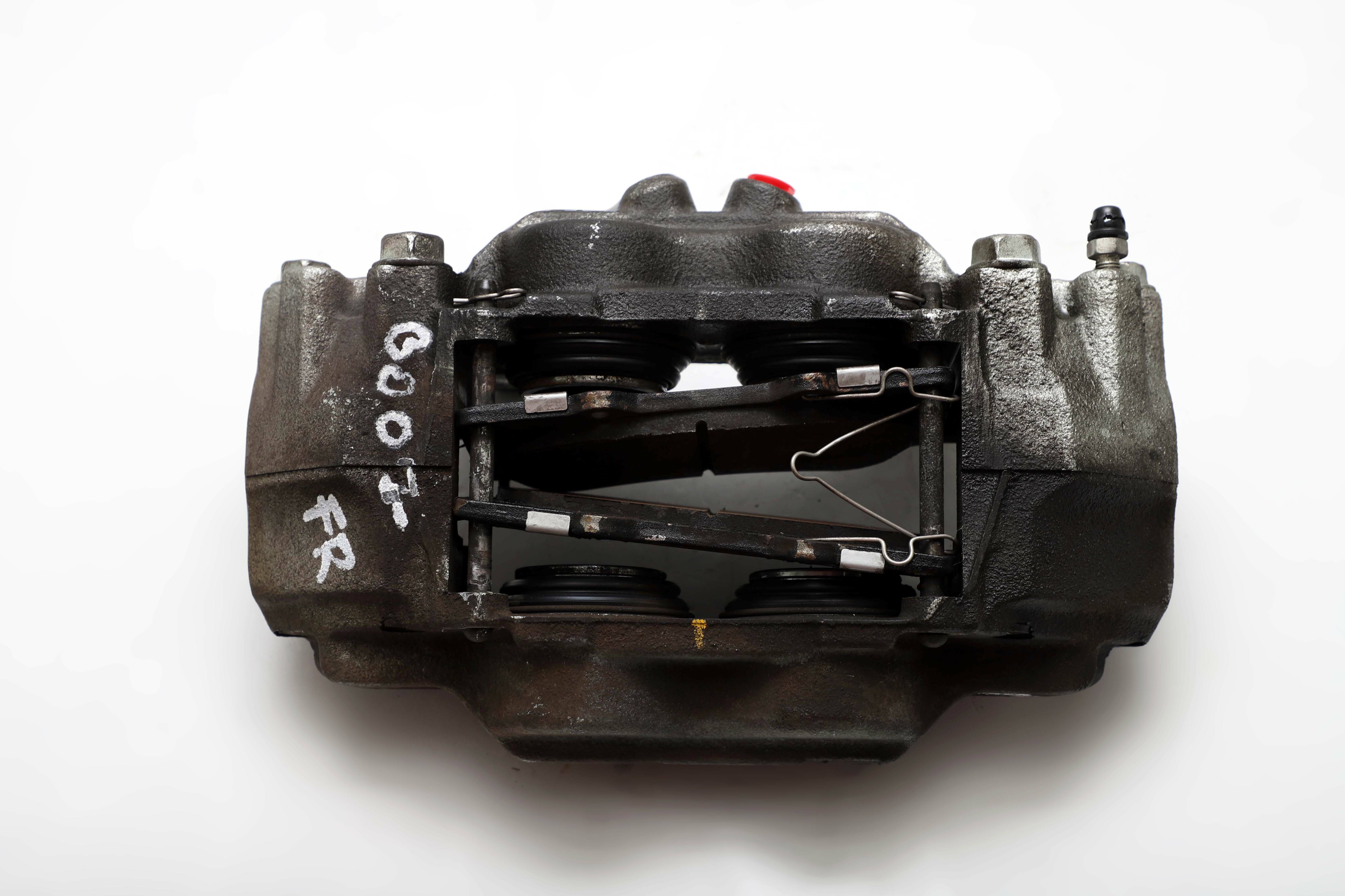 Disc Brake Cylinder Assembly Right Hand #47730-06090