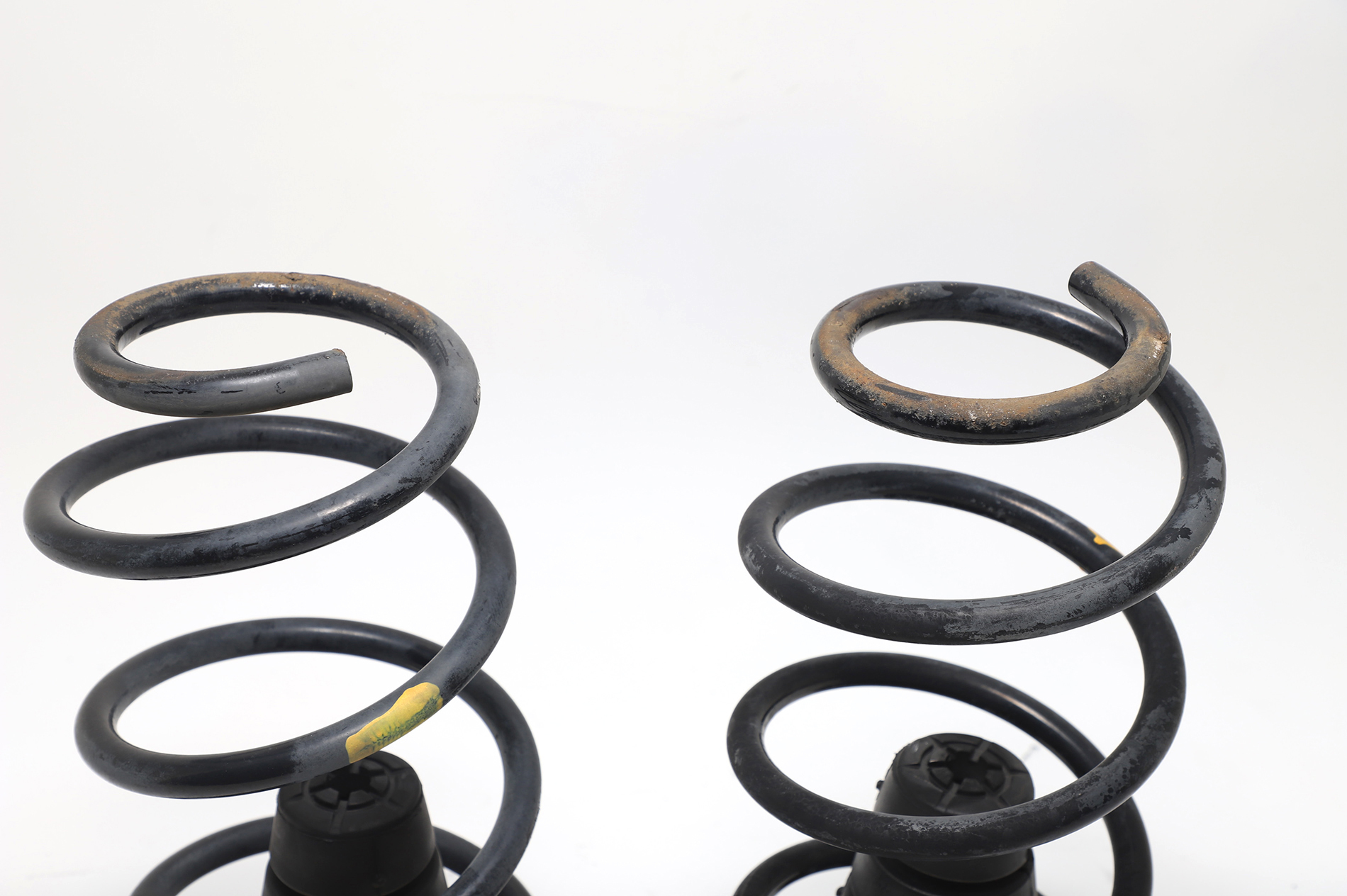 Genuine Toyota Coil Spring Insulator Set (x2) – 48302-35040 – For 4Runner 03-09 & FJ Cruiser 07-14 (Rear Left/Right)