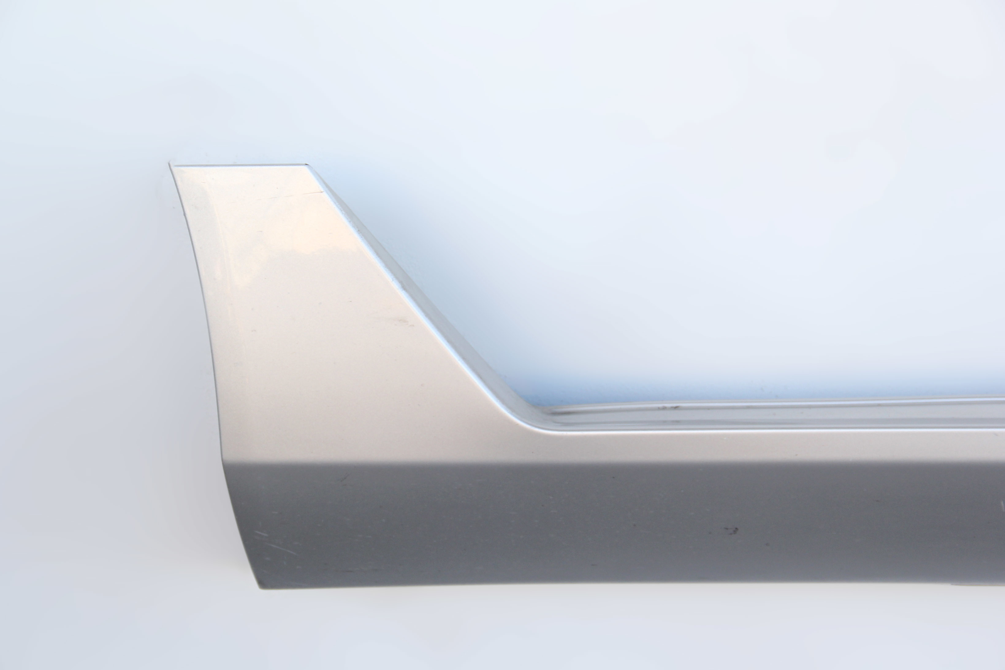 Acura TL 1214 Rocker Panel Molding Assembly Right/Pass Silver 71800