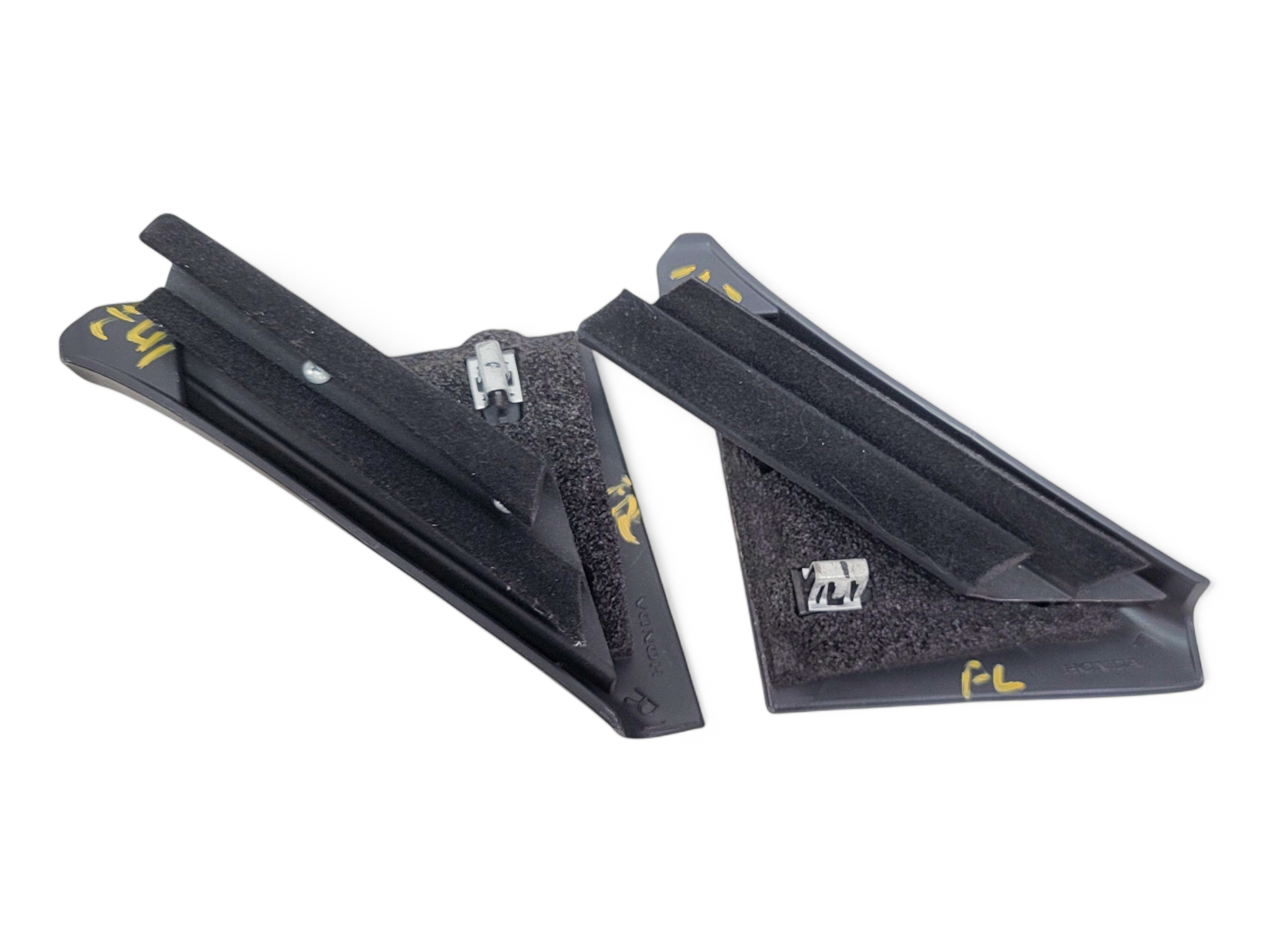 thumbnail image 2 of Genuine Honda Front Right Door Sash Garnish – Black 72440-SCV-A00ZA For Element 2 of 3
