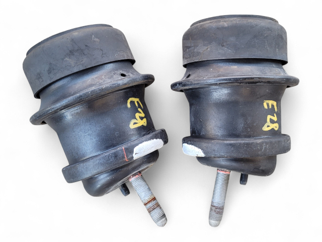 Lexus GS350 13-16 Front Engine Mount Support Mount Left/Right RWD Set, 12361-31310, E028, OEM, 2013, 2014, 2015, 2016