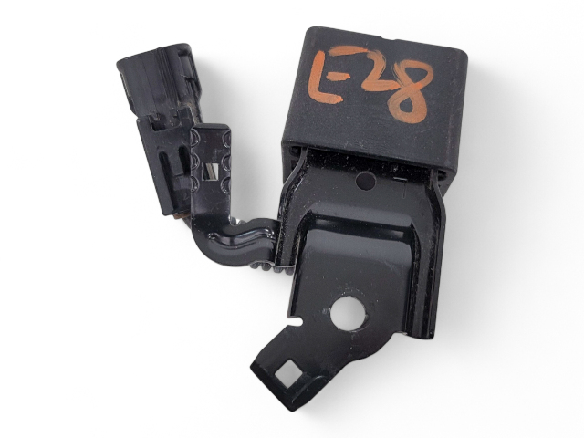 Lexus GS350 13-20 A/C Condenser Relay 82930-30030, E028, OEM, 2013, 2014, 2015, 2016, 2017, 2018, 2019, 2020